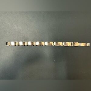 Preowned Tiffany and Co Metropolis silver bracelet 8”